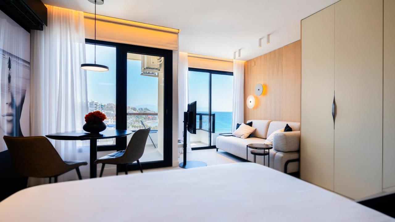 Aloha Apartamentos - Primera Linea De Playa - Vista Al Mar Беналмадена Екстериор снимка
