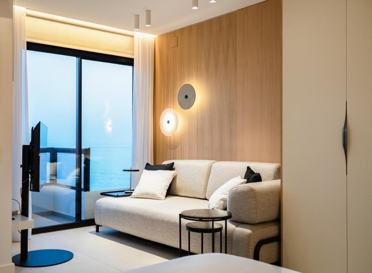 Aloha Apartamentos - Primera Linea De Playa - Vista Al Mar Беналмадена Екстериор снимка