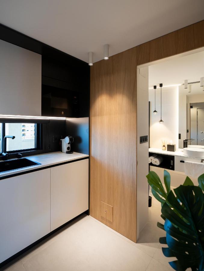 Aloha Apartamentos - Primera Linea De Playa - Vista Al Mar Беналмадена Екстериор снимка